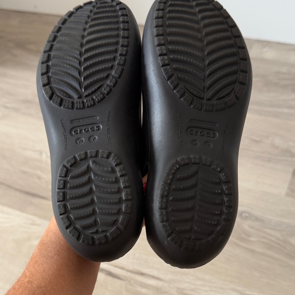 CROCS Women’s Black Slip-On Ballet Flats - Picture 4 of 5